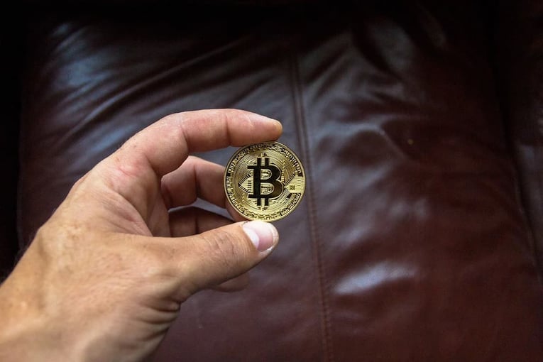 implementing blockchain-based solutions for kyc/aml compliance