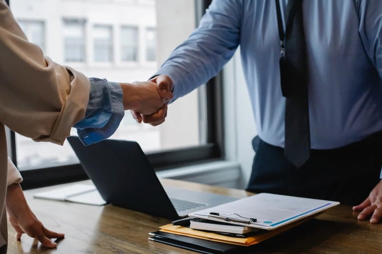 guide to selecting the right fintech development partner