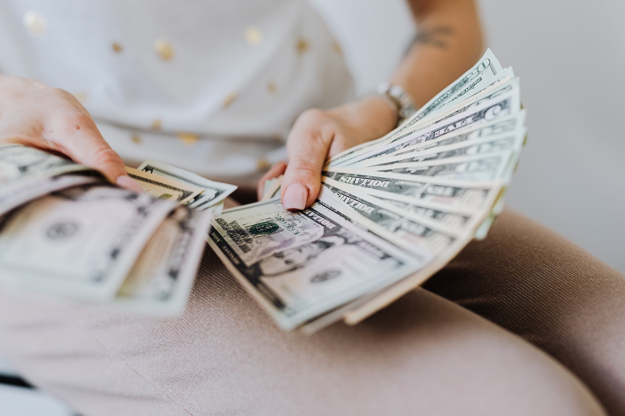 democratizing investments: how fintech apps are changing the game