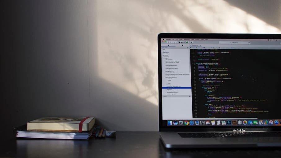 ruby on rails vs laravel: which one is better for app development?