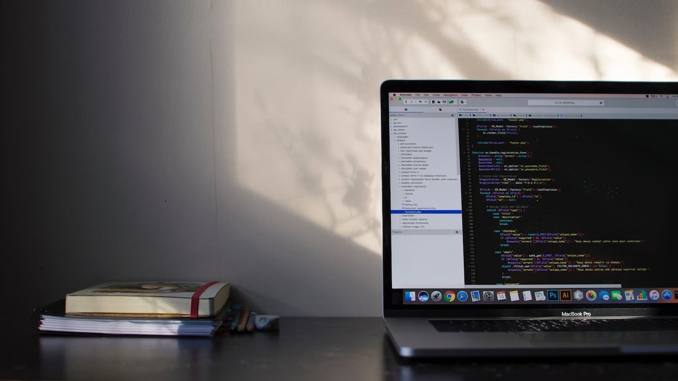 ruby on rails vs laravel: which one is better for app development?